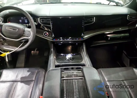 2022 Jeep Wagoneer Series Iii z USA, uszkodzony, nr VIN 1C4SJUDT4NS131008